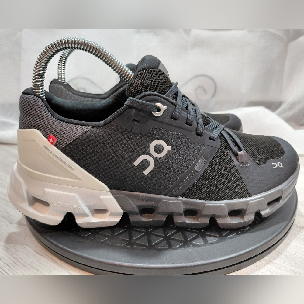 NEW On Running Womens Cloud Flyer 4 Black White & Gray Running Shoes SIZE 7 - Picture 6 of 11